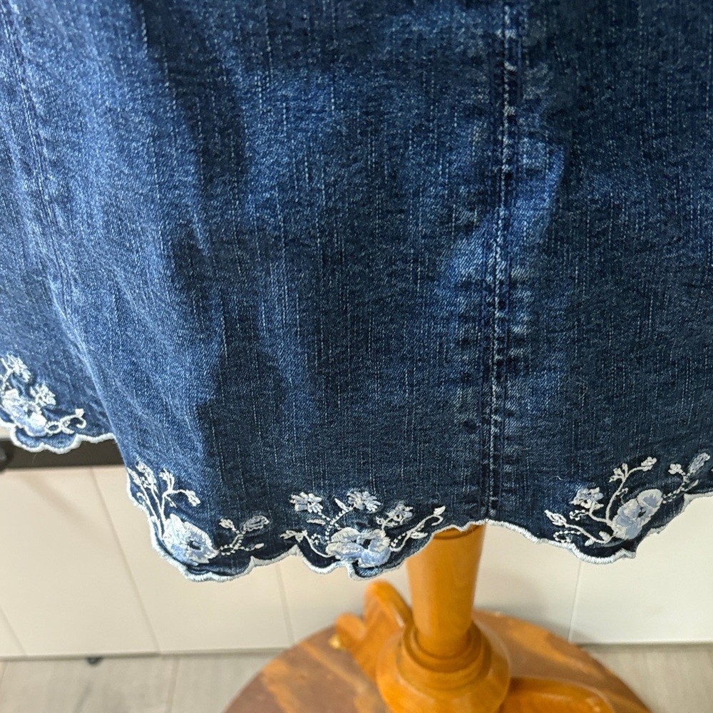 Northern Reflections A-Line Denim Skirt with Floral Embroidery - Picture 2 of 6